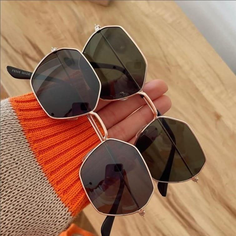 Suga Octagon Round Black Sunglass - TRENZY CART